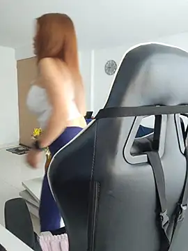 jnilu1227 online show from March 18, 2026, 2:08 pm