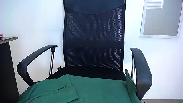 Snapshot of moxa_hot chatting on January 14, 2025, 4:39 pm moxa hot online show from January 14, 2025, 4:39 pm