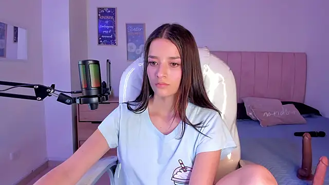 Amaia Daniells online show from February 24, 2025, 6:27 am