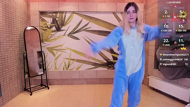 fleximona online show from April 18, 2026, 7:07 pm