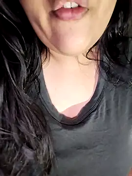 Snapshot of Annerae chatting on November 16, 2025, 3:17 pm Annerae online show from November 16, 2025, 3:17 pm