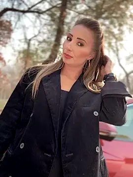 YOUR-KARINA online show from October 28, 2025, 8:24 am