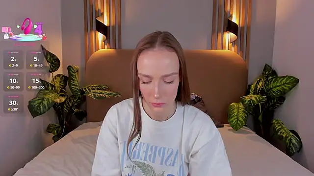 Kira Quinn online show from November 1, 2025, 6:51 am