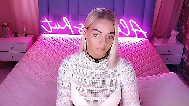 AllwaysHotJ online show from April 14, 2026, 1:54 am