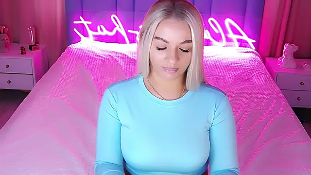 AllwaysHotJ online show from October 20, 2025, 2:13 am