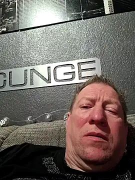 tomtom111111 online show from March 20, 2025, 11:45 pm