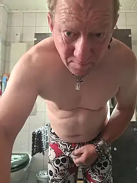 tomtom111111 online show from September 20, 2025, 10:09 am