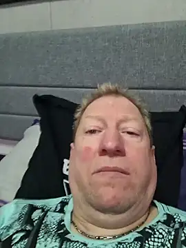 tomtom111111 online show from December 7, 2024, 8:16 am