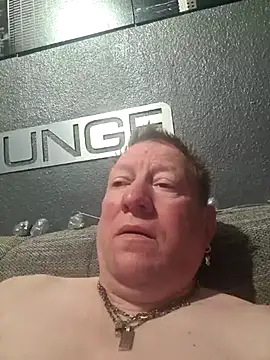 tomtom111111 online show from March 10, 2025, 9:29 pm