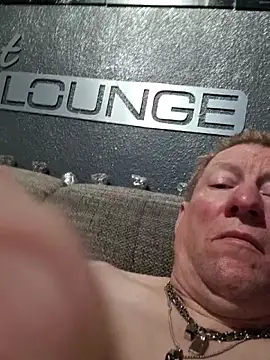 tomtom111111 online show from March 1, 2026, 10:10 pm