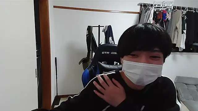 Snapshot of pychan chatting on July 5, 2026, 1:29 pm pychan online show from July 5, 2026, 1:29 pm