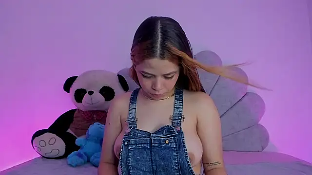 EmmaClarck online show from December 13, 2024, 9:51 pm