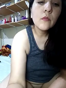 Snapshot of Gatubela212 chatting on February 28, 2025, 3:26 am Gatubela212 online show from February 28, 2025, 3:26 am