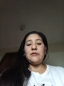Gatubela212 online show from May 17, 2026, 1:38 am