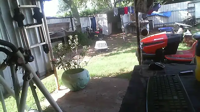 Snapshot of herbie010666 chatting on February 26, 2026, 5:40 am herbie010666 online show from February 26, 2026, 5:40 am