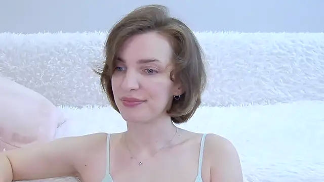 Snapshot of Beauty_Alex chatting on May 23, 2026, 2:32 am Beauty Alex online show from May 23, 2026, 2:32 am