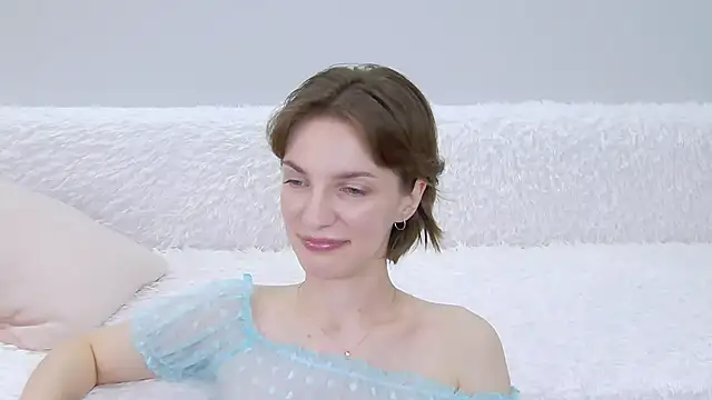 Beauty Alex online show from January 14, 2026, 2:26 am