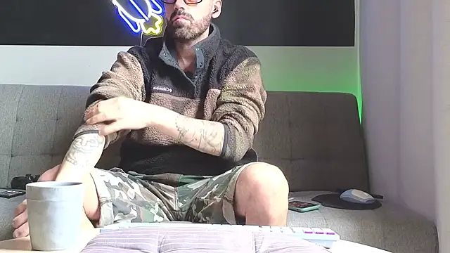 MattxFeet online show from September 28, 2025, 12:23 pm