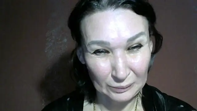 PrettyAndWild online show from October 5, 2025, 4:20 pm