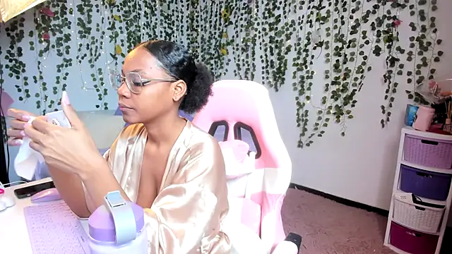 violeta milleer online show from September 17, 2025, 3:25 pm