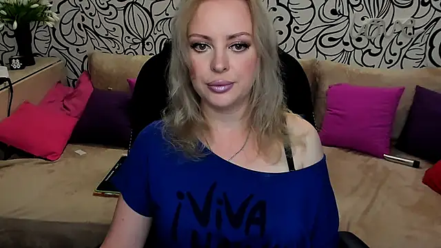 Snapshot of Hotdreamhere chatting on June 30, 2026, 4:01 am Hotdreamhere online show from June 30, 2026, 4:01 am