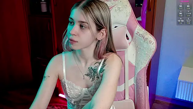 ho1yho1e online show from March 21, 2025, 5:02 pm