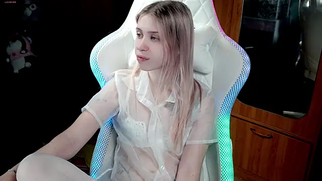 ho1yho1e online show from November 25, 2025, 6:30 pm