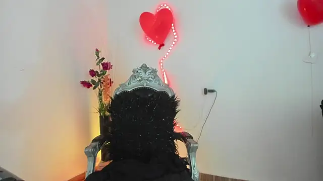 Snapshot of Hela_wet chatting on February 24, 2025, 12:09 am Hela wet online show from February 24, 2025, 12:09 am