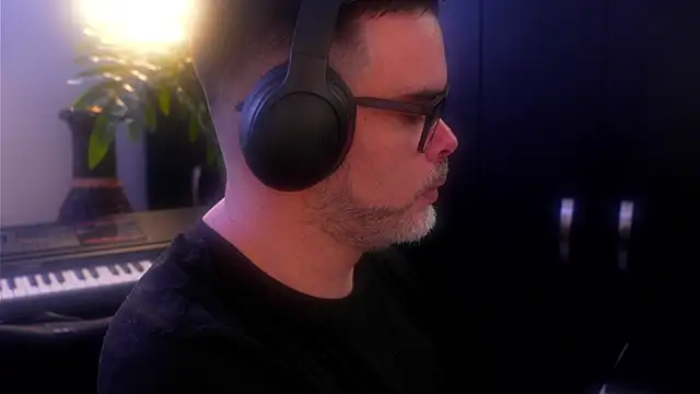 Sanders White online show from September 14, 2025, 11:49 pm