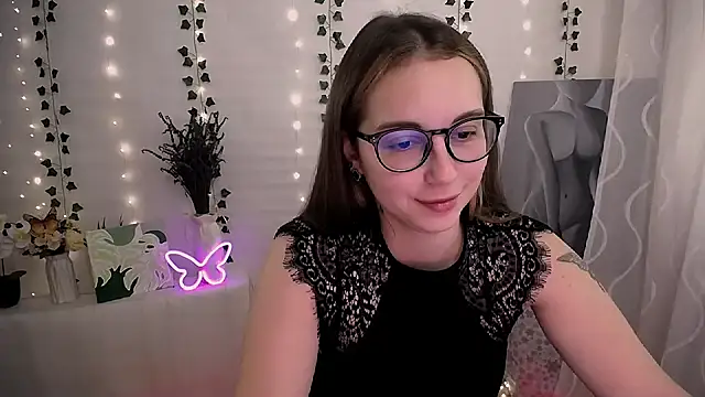 SweetPrincess  online show from September 22, 2025, 5:46 am