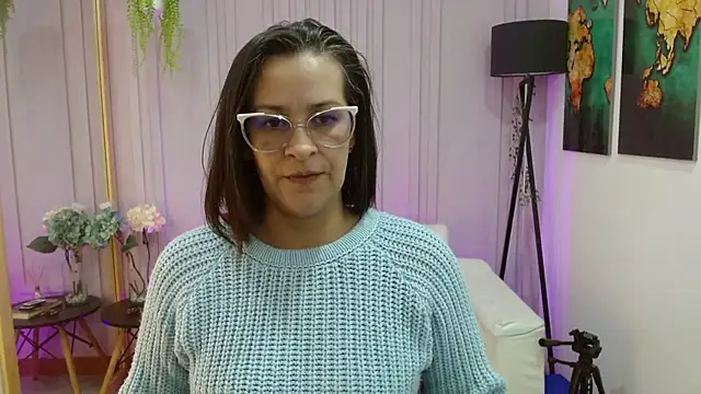 Britney taylor  online show from March 14, 2025, 6:39 pm