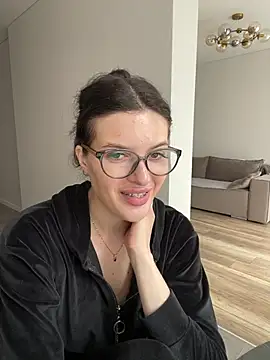 Snapshot of little_belucci chatting on June 7, 2026, 8:41 am little belucci online show from June 7, 2026, 8:41 am