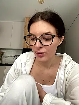 little belucci online show from January 14, 2026, 12:09 pm