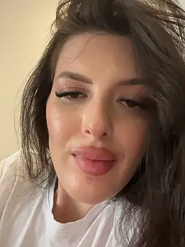 Snapshot of little_belucci chatting on July 11, 2026, 4:51 pm little belucci online show from July 11, 2026, 4:51 pm