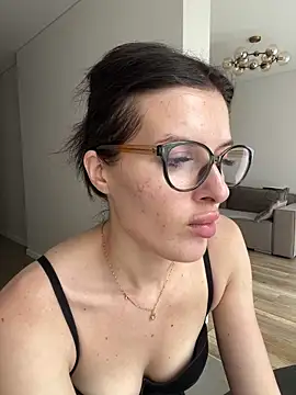 Snapshot of little_belucci chatting on June 10, 2026, 12:17 pm little belucci online show from June 10, 2026, 12:17 pm