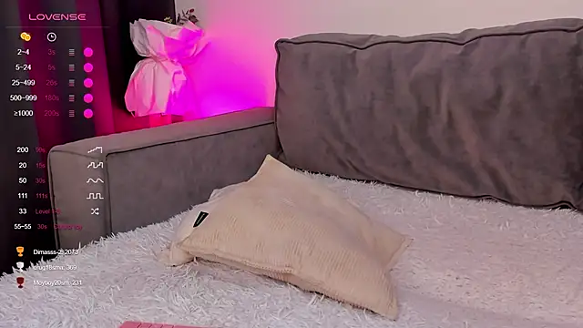 Elissluvv online show from April 18, 2026, 7:07 pm