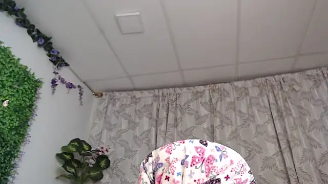 valquiria sirgun online show from December 5, 2025, 10:03 am