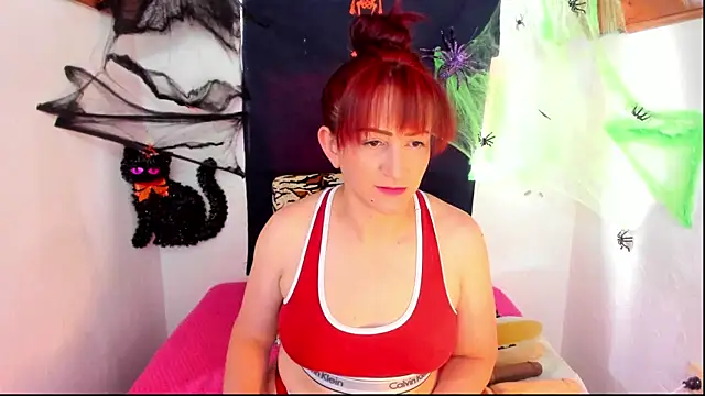 Snapshot of Hannaa32 chatting on October 21, 2025, 7:02 pm Hannaa32 online show from October 21, 2025, 7:02 pm