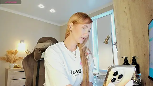 HotyPlays online show from March 15, 2026, 11:06 am