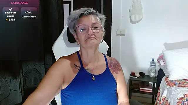 bety-cum2 online show from April 12, 2026, 9:29 pm