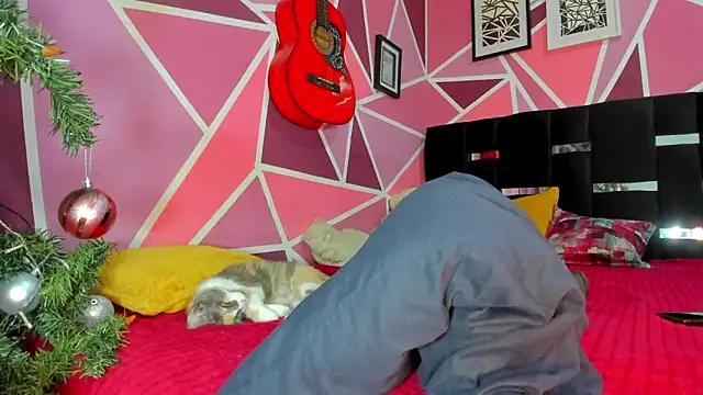 Little doll  online show from December 16, 2025, 2:27 am