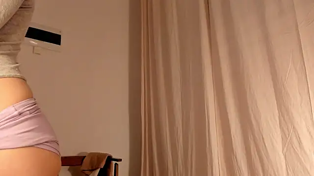 Snapshot of hee_jeen chatting on February 23, 2025, 2:46 pm hee jeen online show from February 23, 2025, 2:46 pm