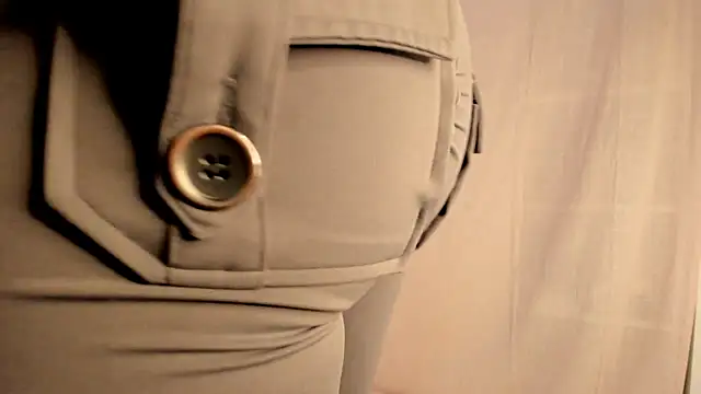 Snapshot of hee_jeen chatting on January 22, 2025, 5:06 pm hee jeen online show from January 22, 2025, 5:06 pm