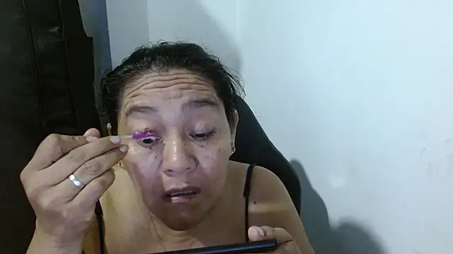 katia mature online show from November 15, 2025, 10:03 pm