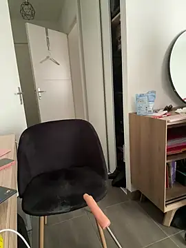 Snapshot of dollssfr chatting on February 21, 2025, 8:51 am dollssfr online show from February 21, 2025, 8:51 am