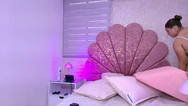 Snapshot of leon_gaby chatting on November 13, 2025, 7:40 pm leon gaby online show from November 13, 2025, 7:40 pm