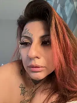 prettypurplep online show from November 4, 2025, 2:43 pm