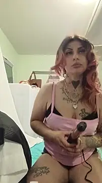 prettypurplep online show from November 3, 2025, 6:07 am