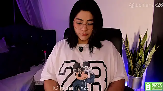 lucy26  online show from June 4, 2026, 3:33 am