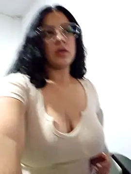 Snapshot of Mary_pinkish chatting on February 5, 2026, 3:46 am Mary pinkish online show from February 5, 2026, 3:46 am